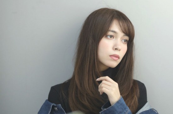 大人かわいいツヤツヤストレート