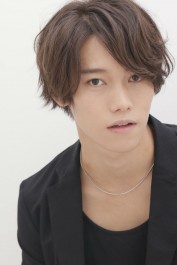 ラフなメンズミディアムパーマスタイル